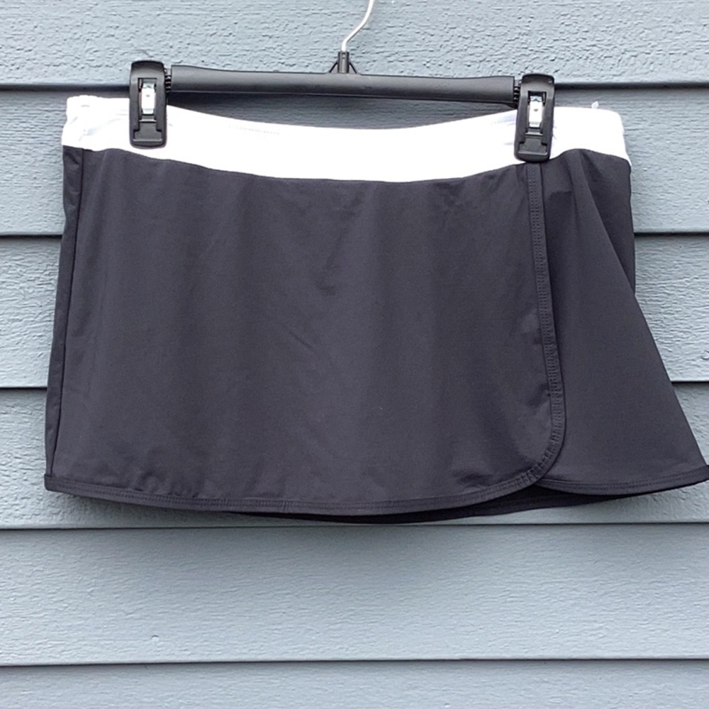 Anne Cole Signature Black and White Swim Skirt Medium